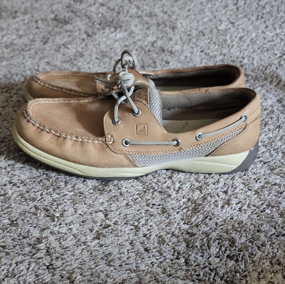 Guy's Sperry's - Picture 1 of 4